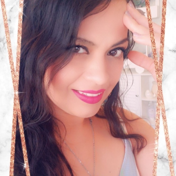 Meet your Posher, Gina - Picture 1 of 1